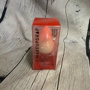 NIB MAKEUP DROP 'HYBRID SPONGE' SILICON PAD + BLENDING APPLICATOR RED VELVET NIP